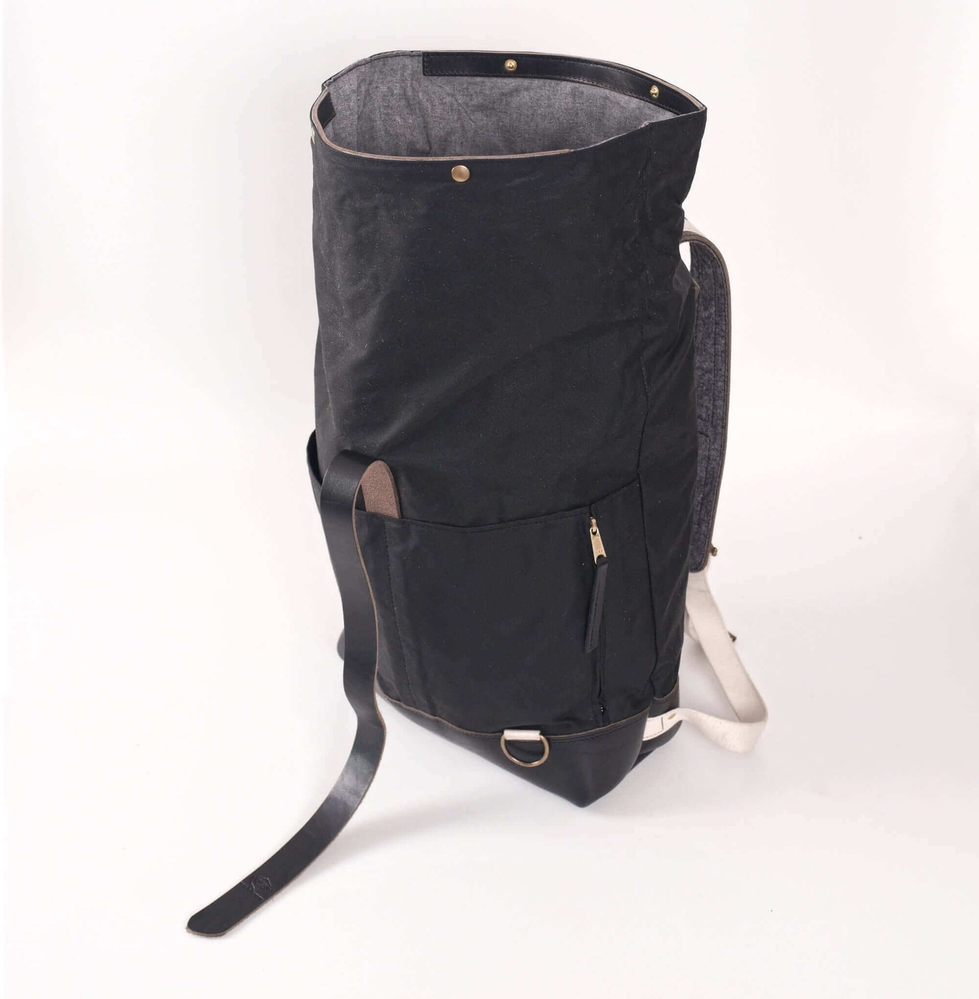 Handgefertigter Rolltop-Rucksack nachhaltige mode